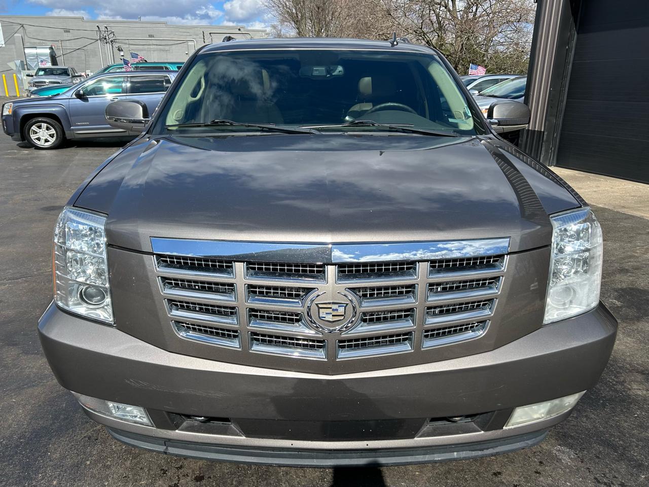 Cadillac Escalade ESV AWD Premium 2011