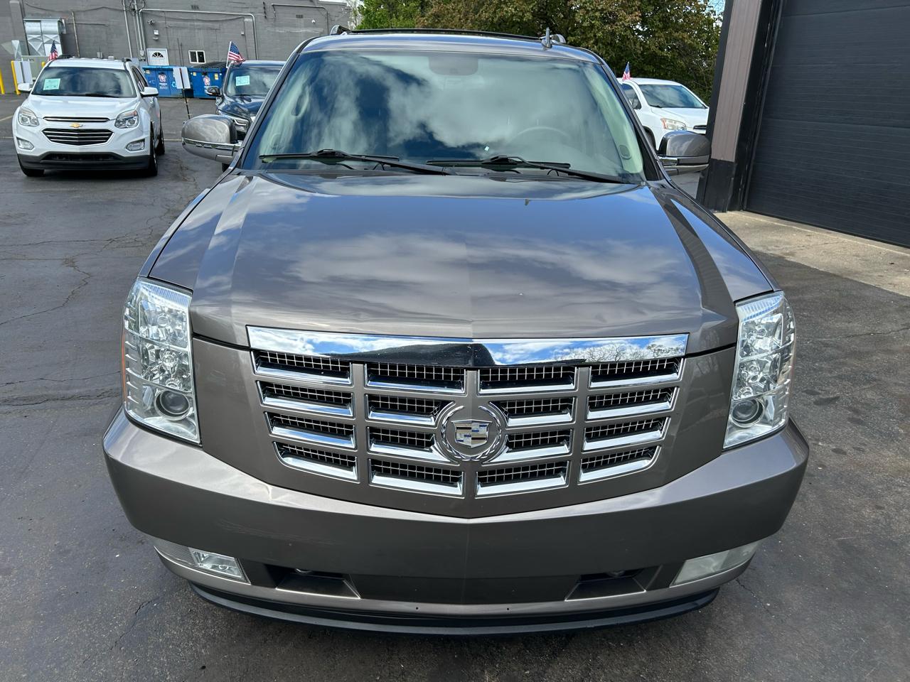 Cadillac Escalade ESV AWD Premium 2011
