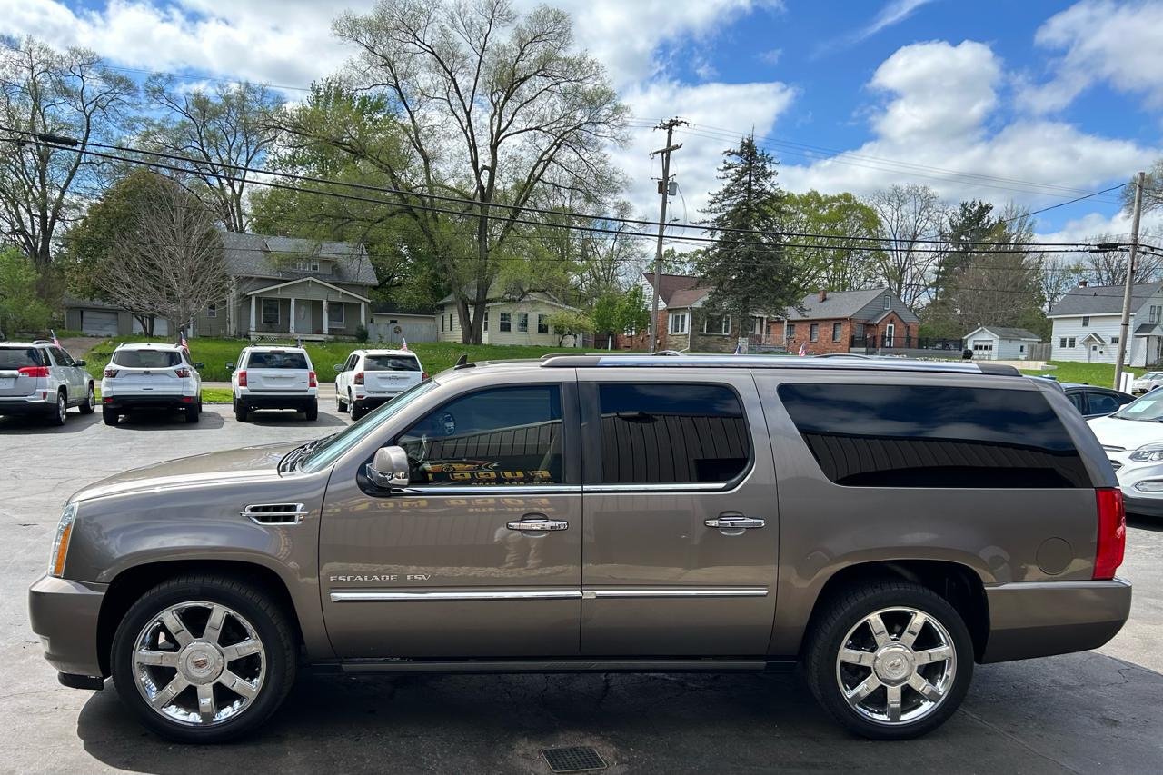 Cadillac Escalade ESV AWD Premium 2011