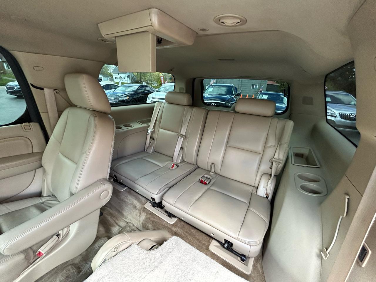 Cadillac Escalade ESV AWD Premium 2011