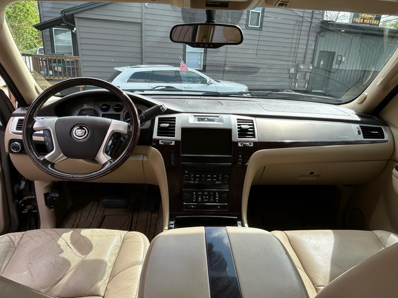 Cadillac Escalade ESV AWD Premium 2011