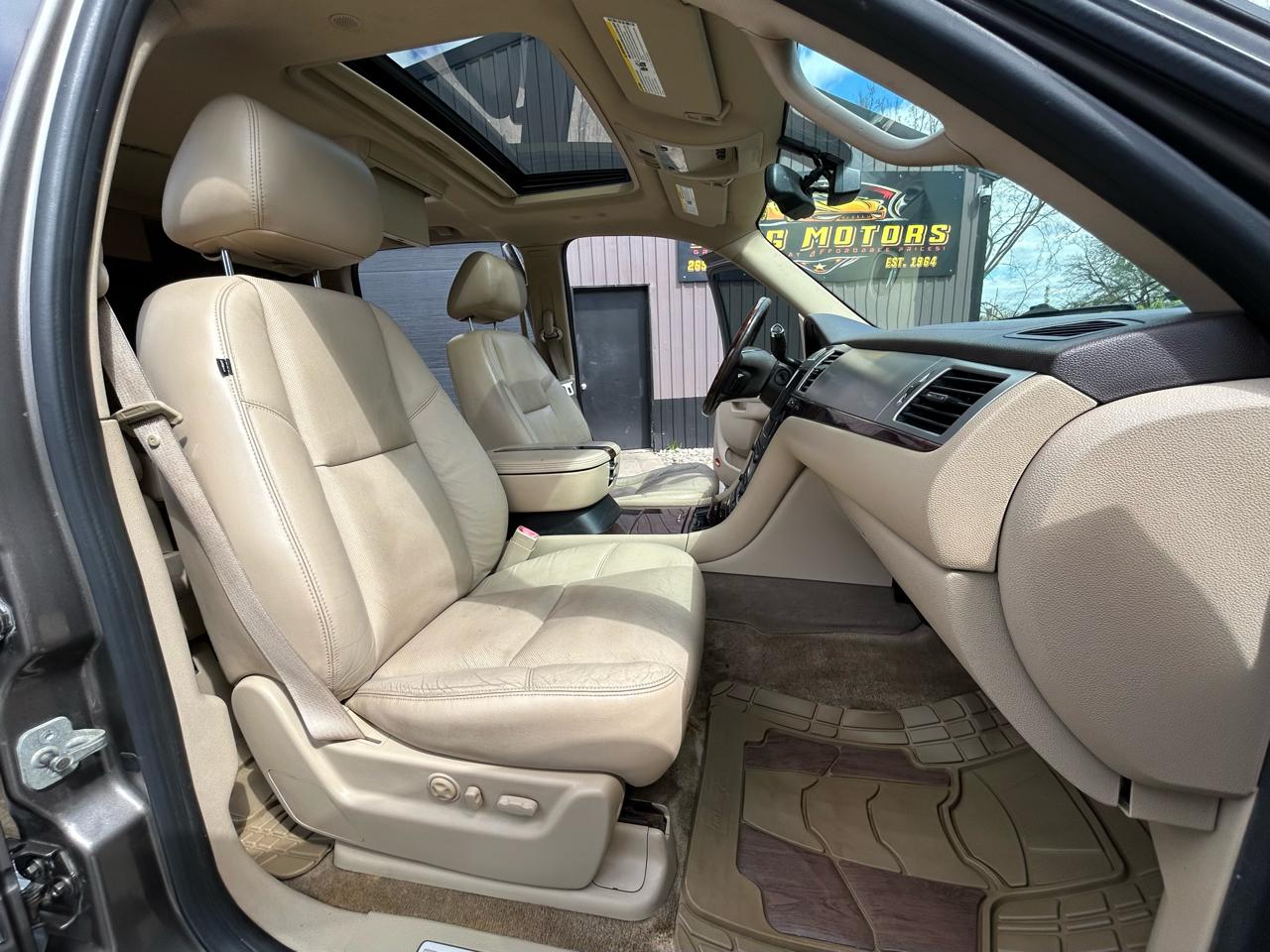 Cadillac Escalade ESV AWD Premium 2011