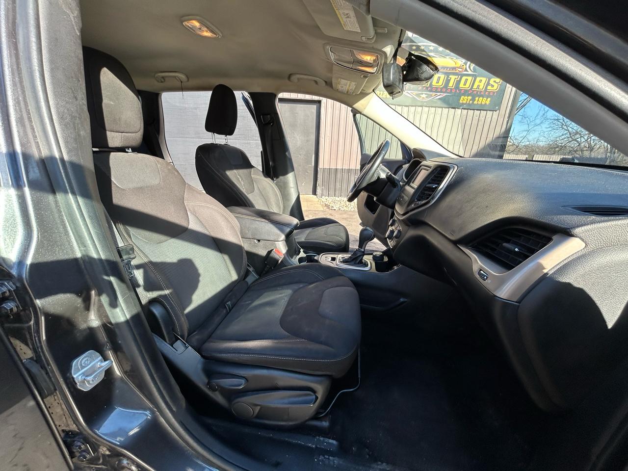 Jeep Cherokee Latitude 4WD 2015