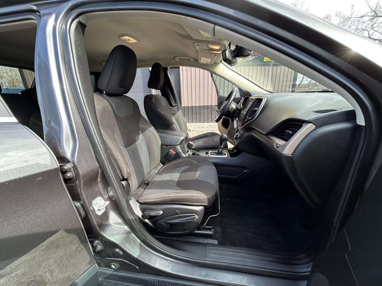 Jeep Cherokee Latitude 4WD 2015