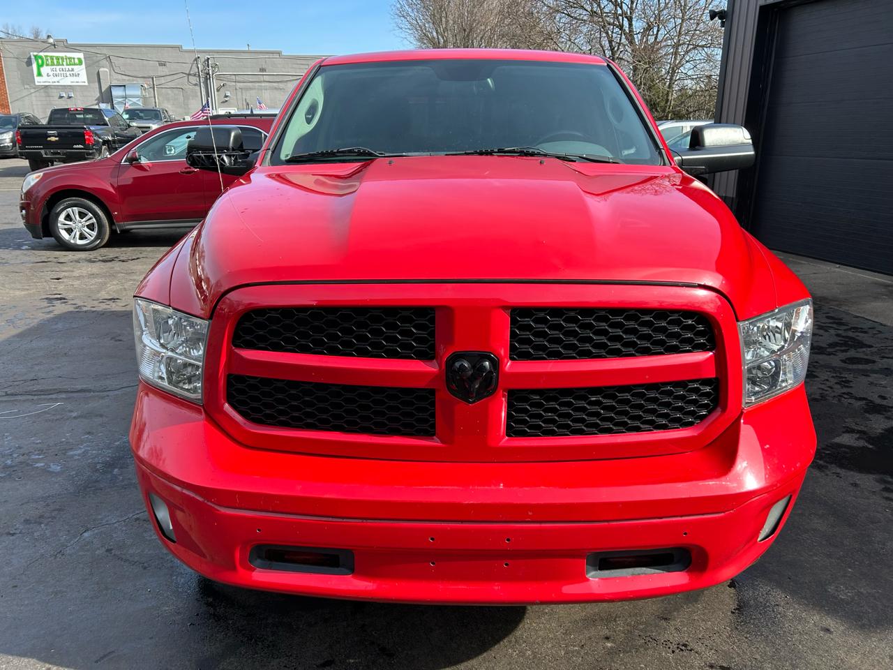 RAM 1500 Outdoorsman 4x4 Crew Cab 5'7" Box 2015