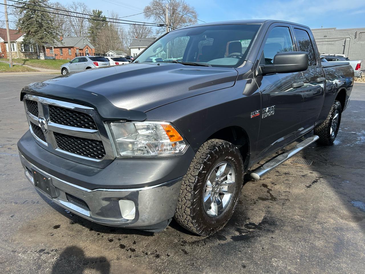 RAM 1500 ST Quad Cab 4WD 2017