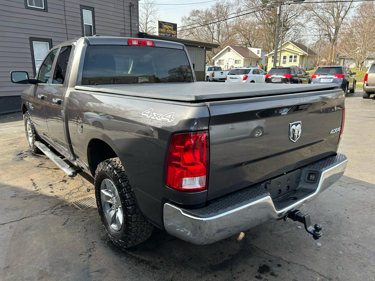 RAM 1500 ST Quad Cab 4WD 2017