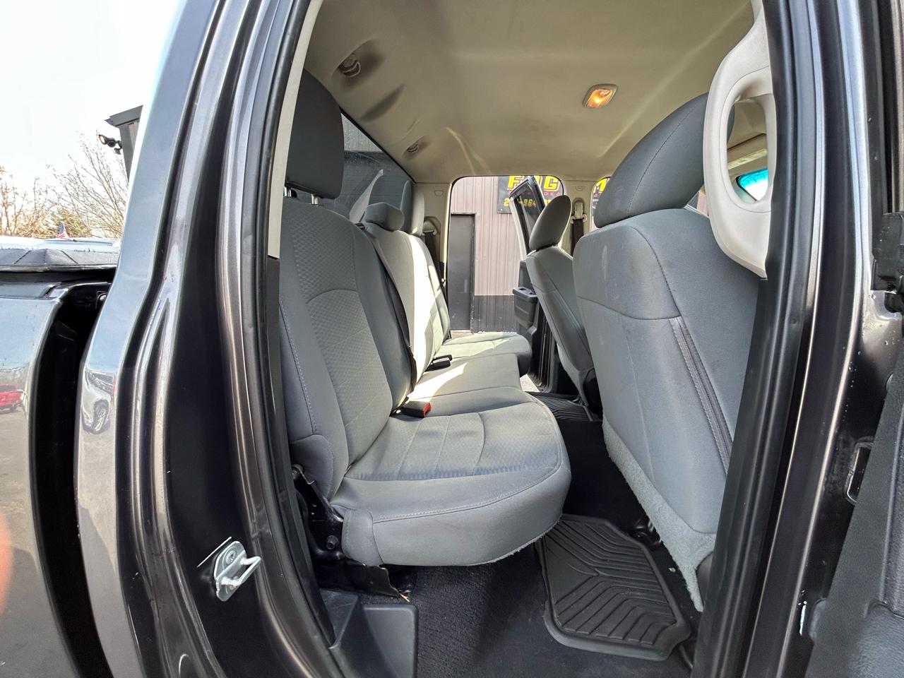 RAM 1500 ST Quad Cab 4WD 2017