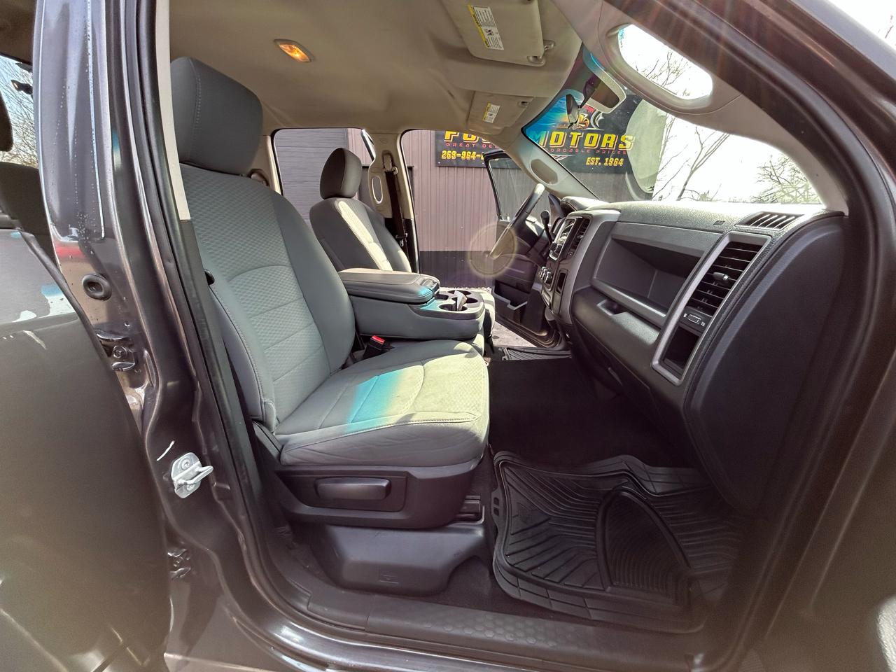 RAM 1500 ST Quad Cab 4WD 2017