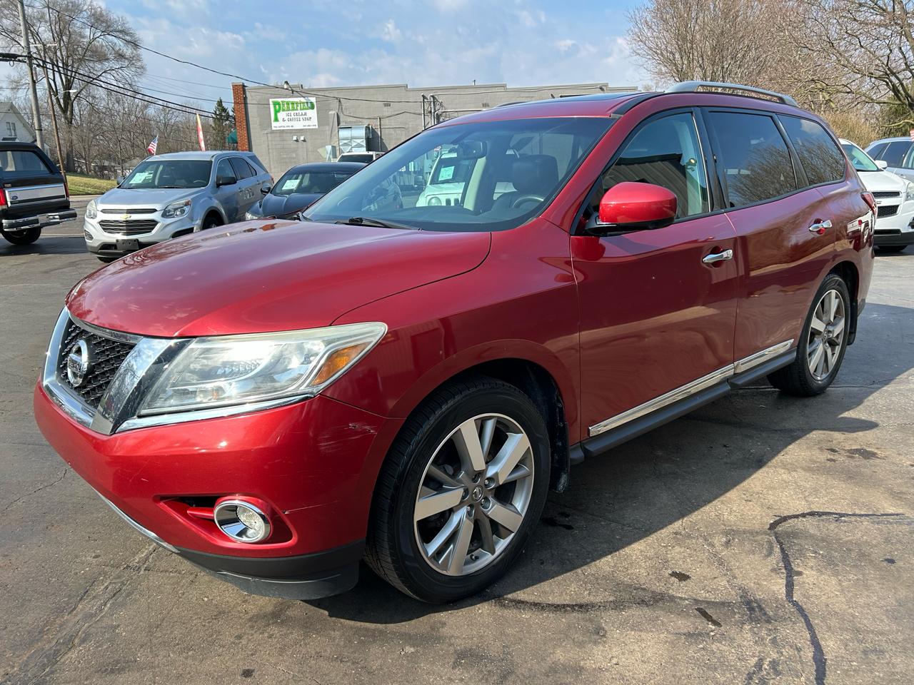 Nissan Pathfinder SV 4WD 2013