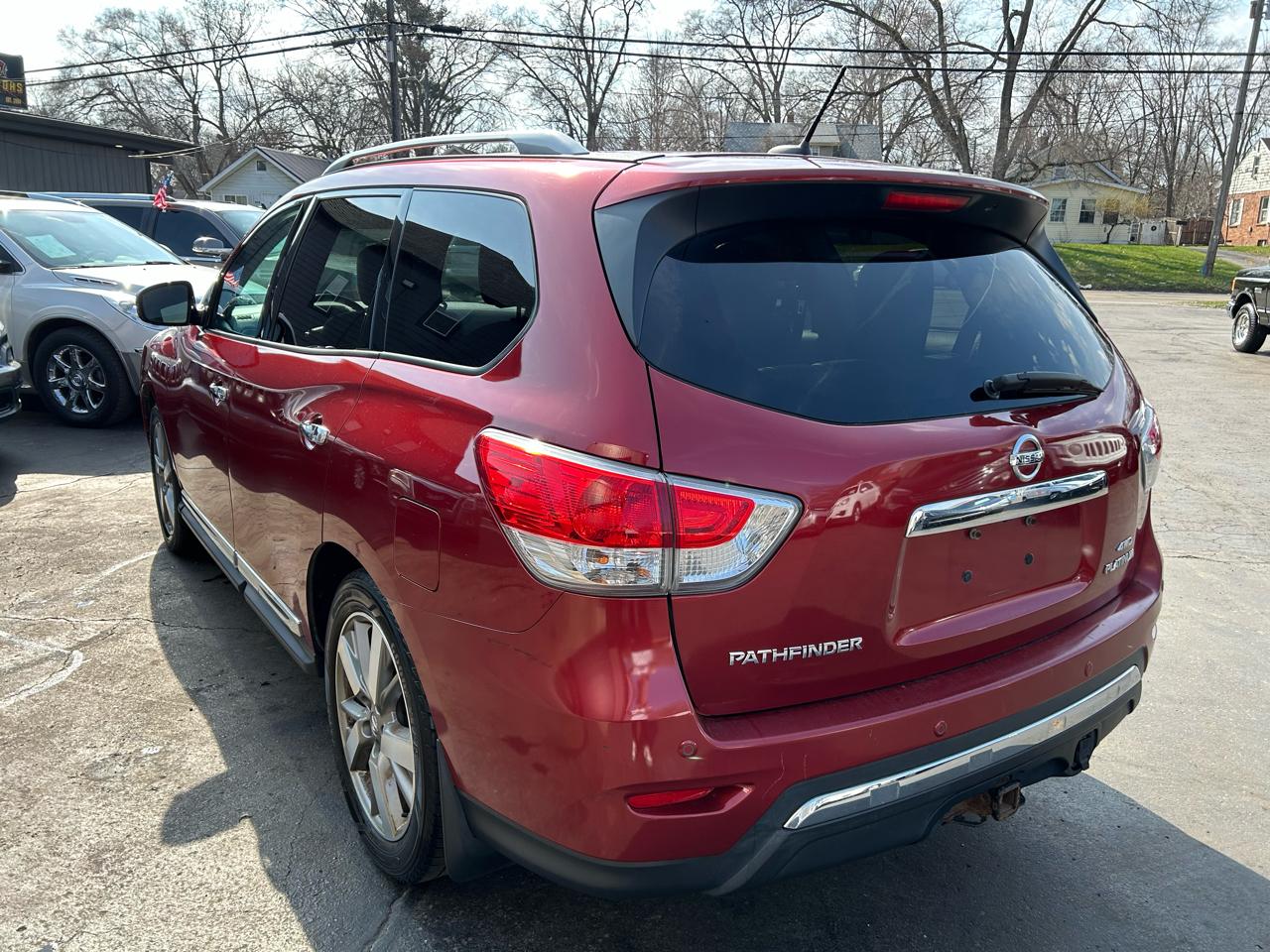 Nissan Pathfinder SV 4WD 2013