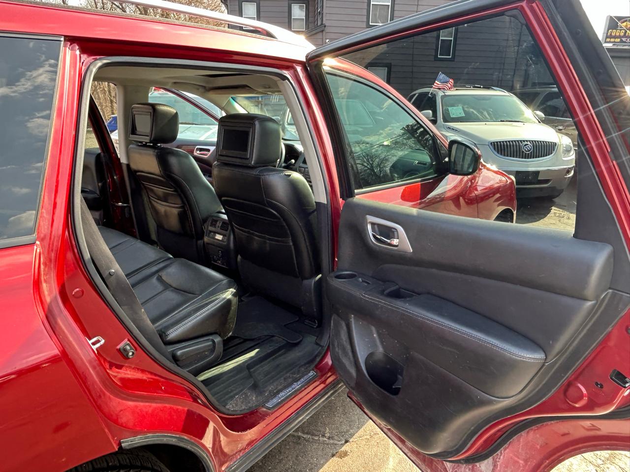 Nissan Pathfinder SV 4WD 2013