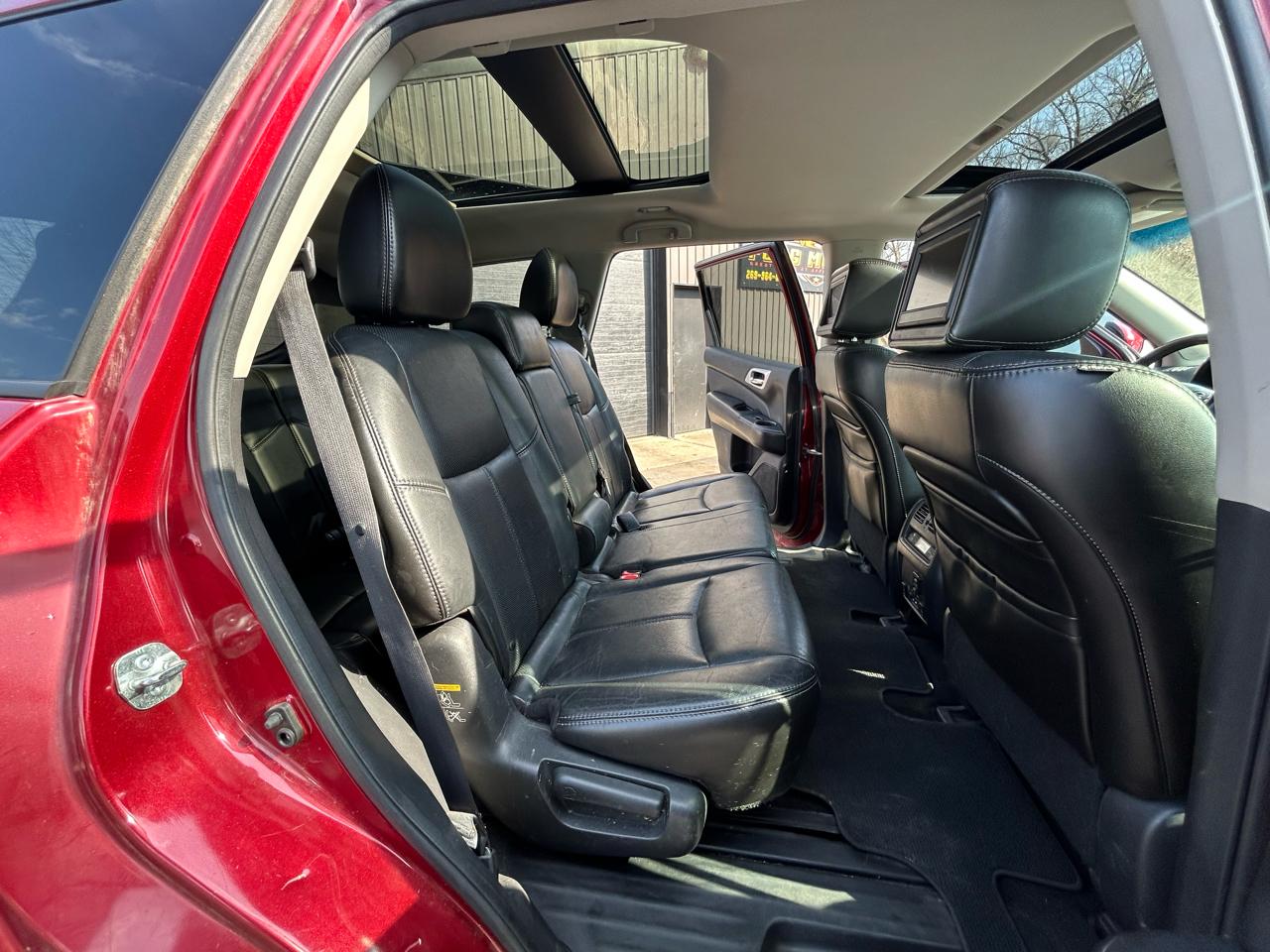 Nissan Pathfinder SV 4WD 2013