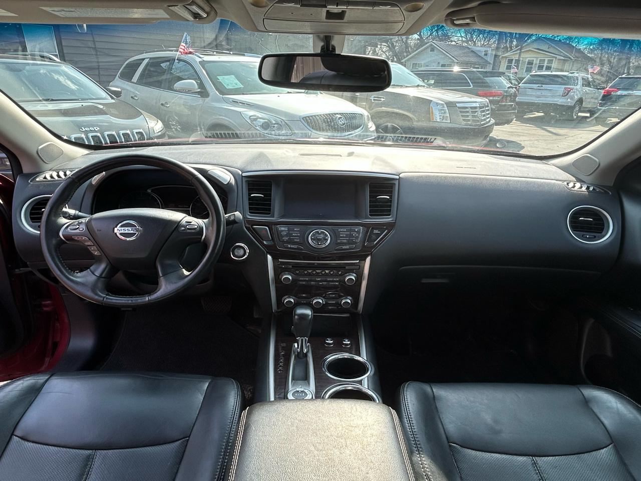 Nissan Pathfinder SV 4WD 2013