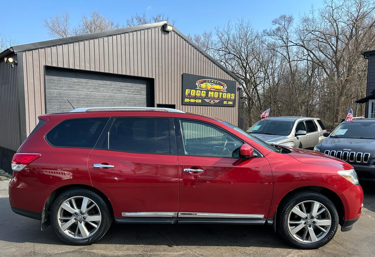 Nissan Pathfinder SV 4WD 2013
