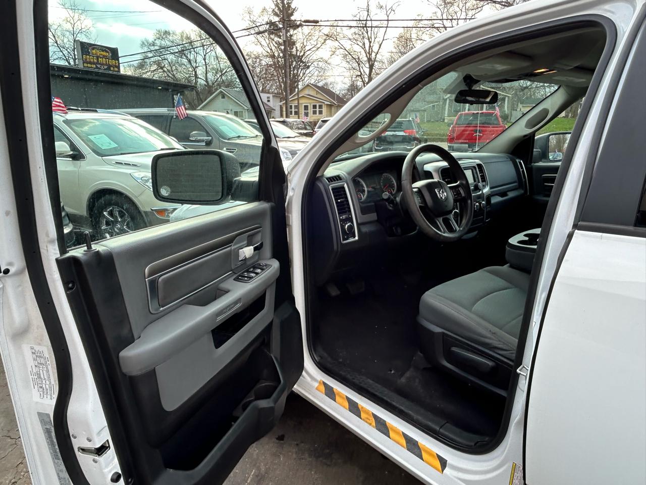 RAM 1500 SLT Quad Cab 2WD 2018