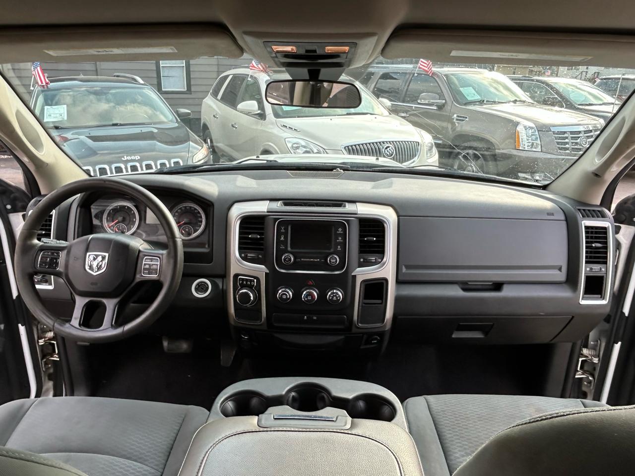 RAM 1500 SLT Quad Cab 2WD 2018