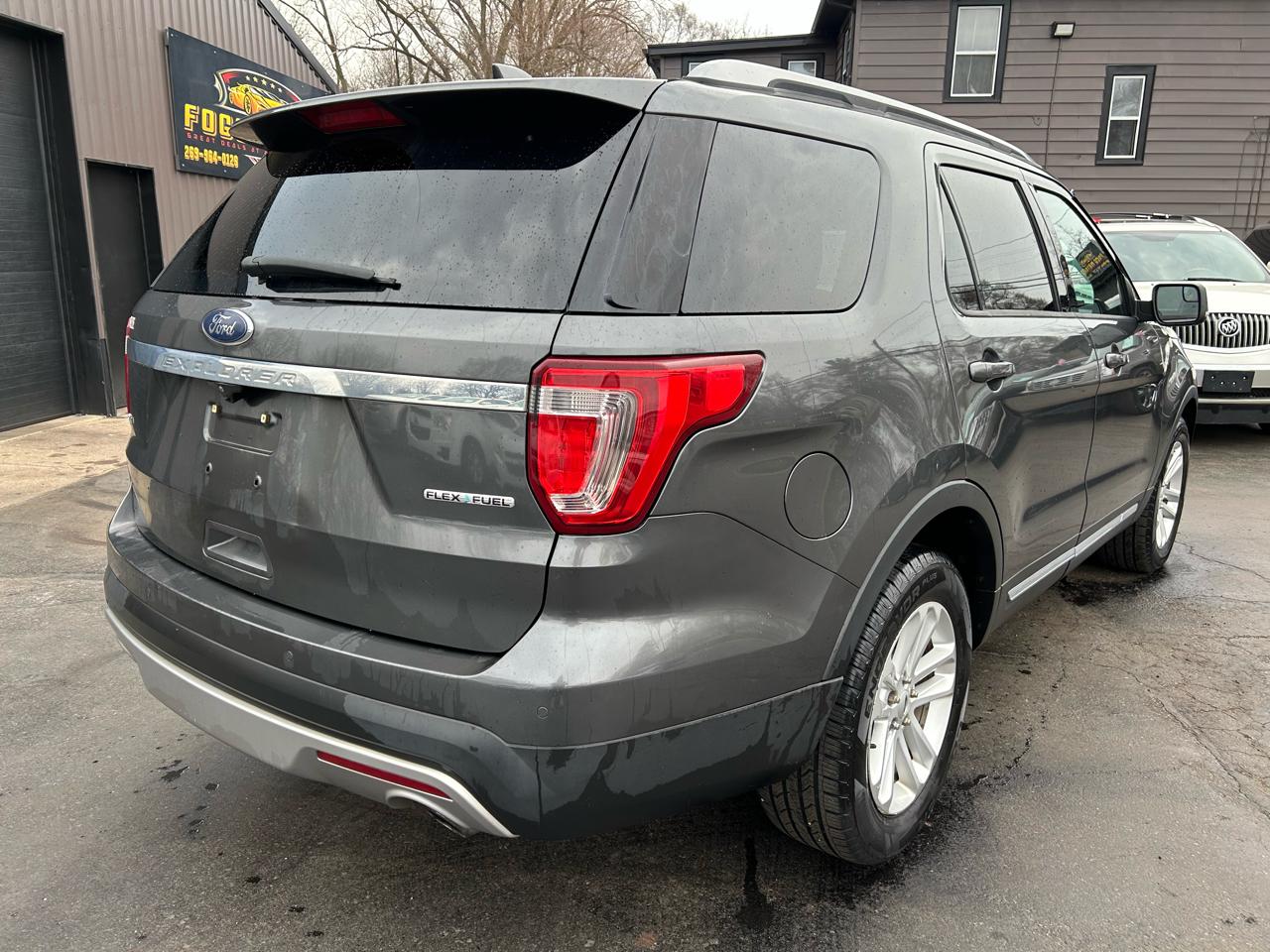 Ford Explorer XLT FWD 2016