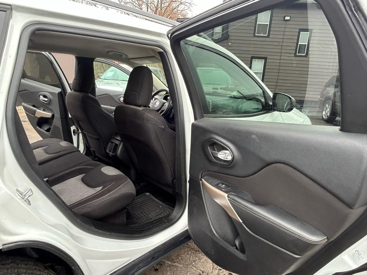 Jeep Cherokee Sport 4WD 2017