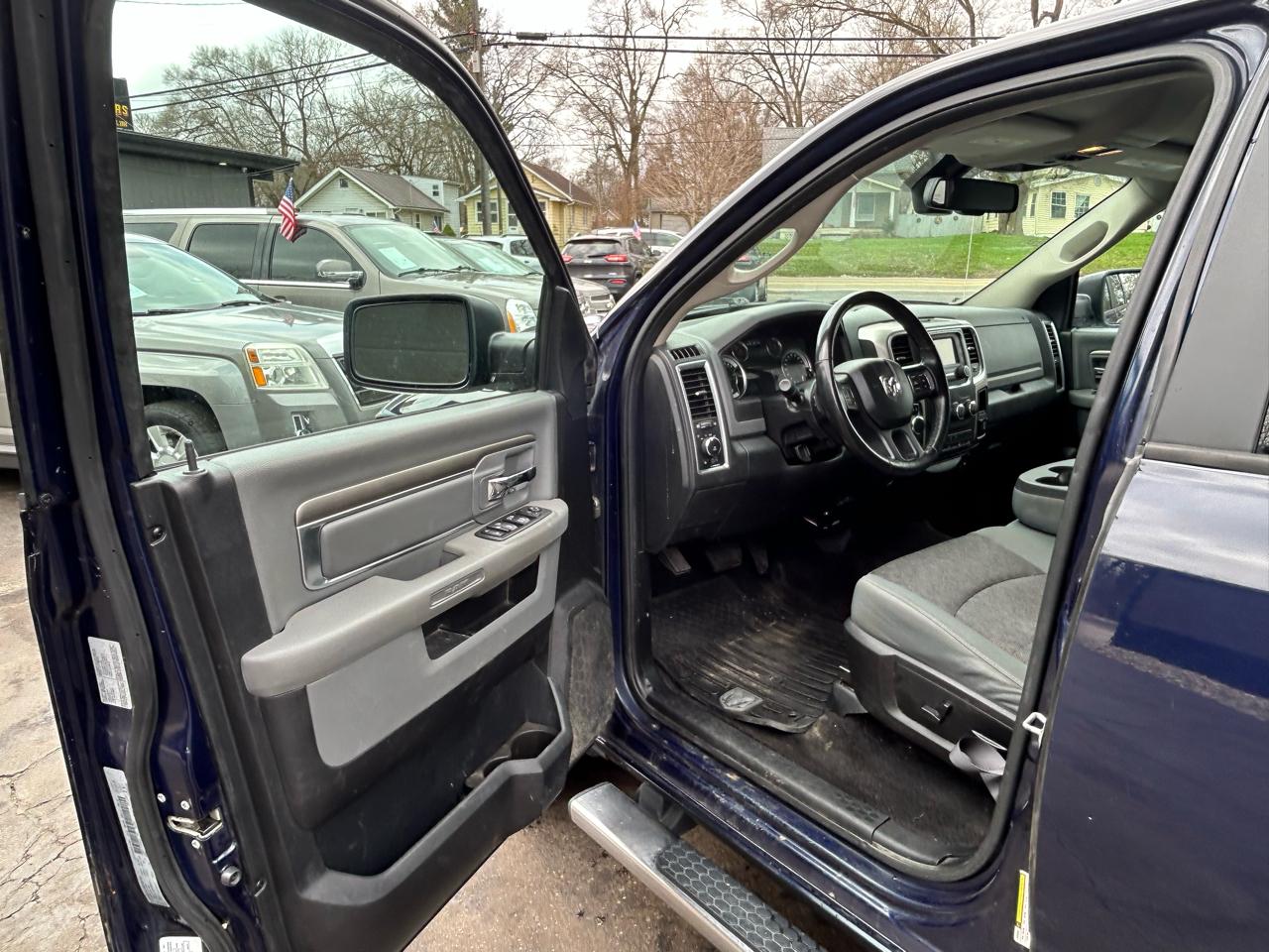 RAM 1500 SLT Crew Cab SWB 4WD 2017