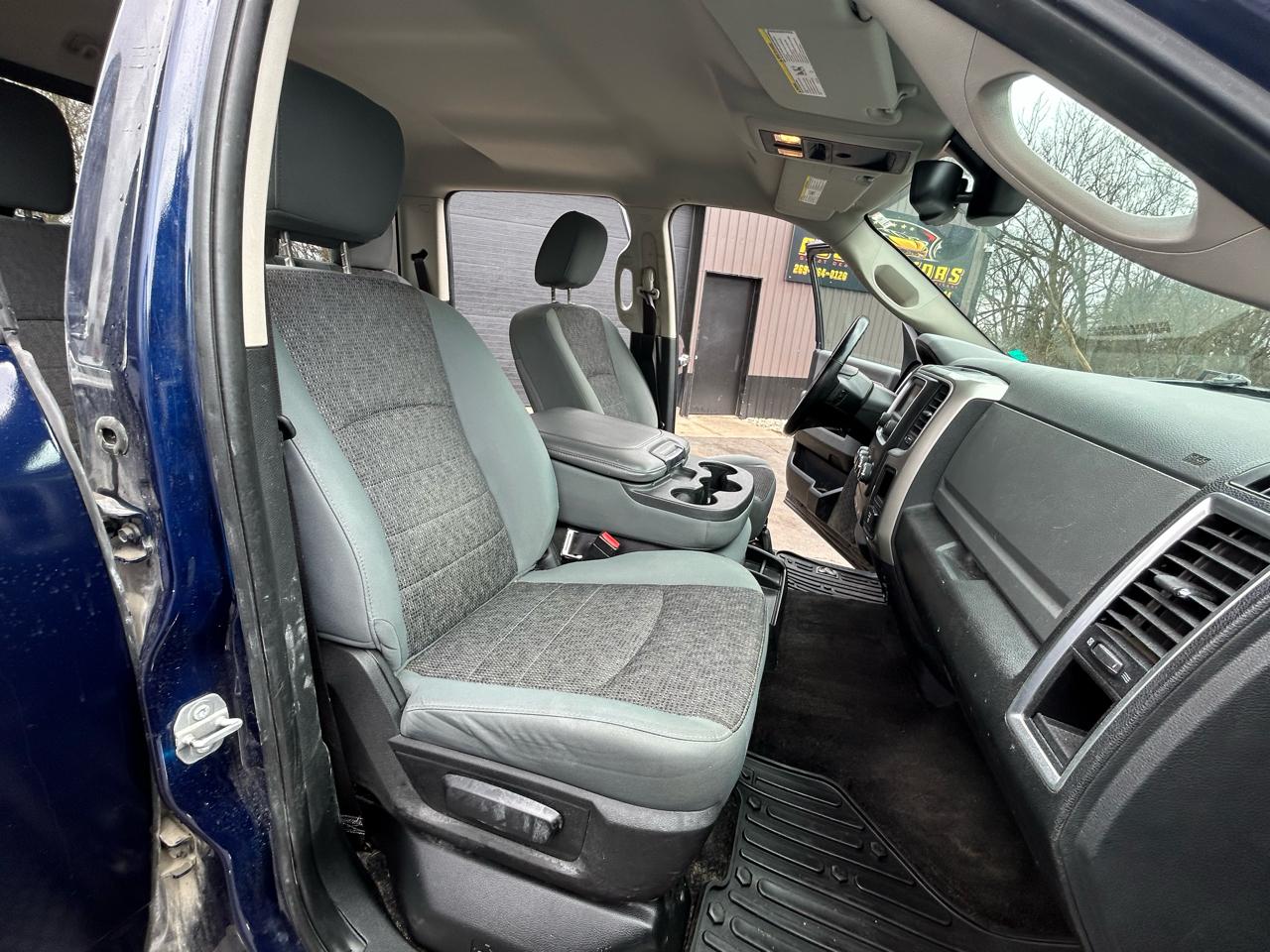 RAM 1500 SLT Crew Cab SWB 4WD 2017