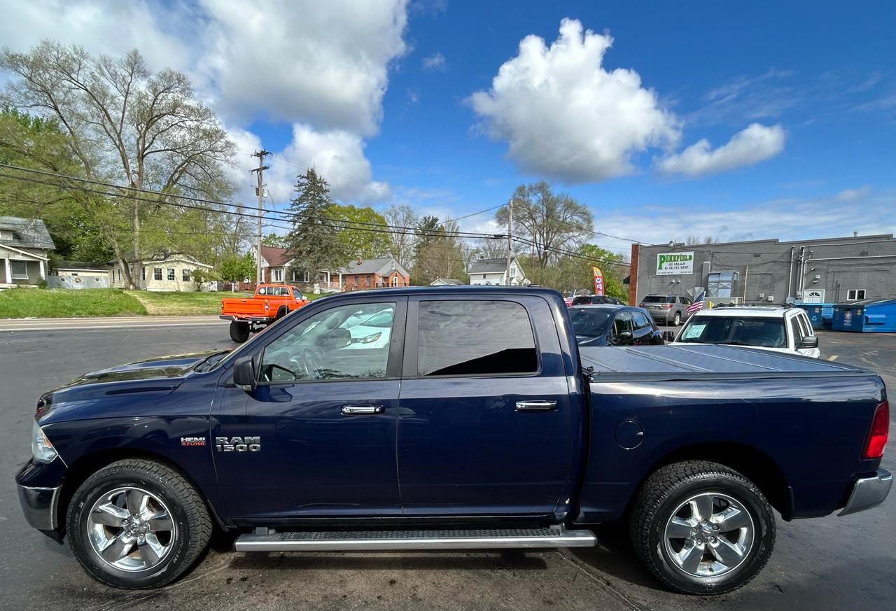 RAM 1500 SLT Crew Cab 4WD 2017