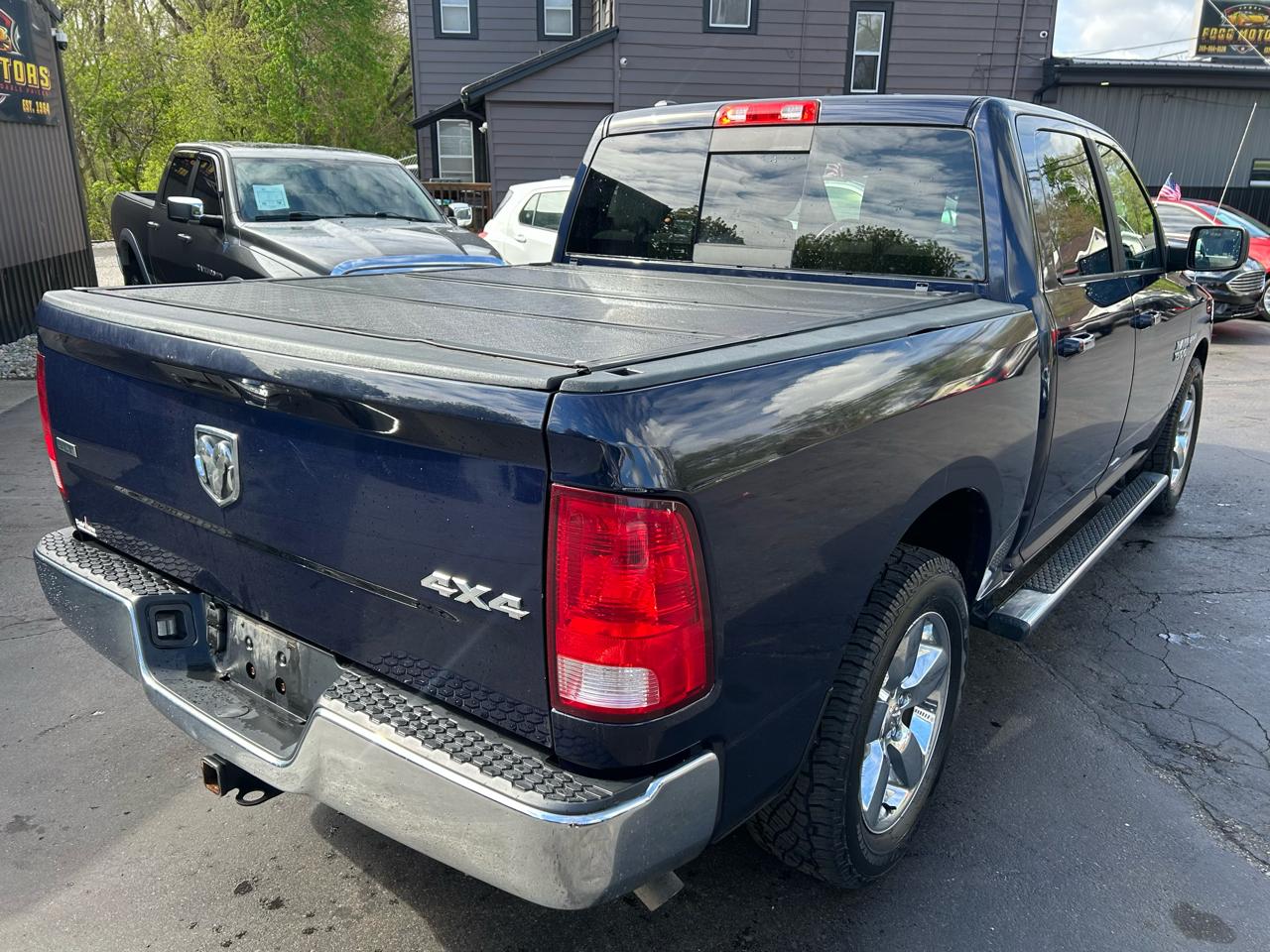 RAM 1500 SLT Crew Cab 4WD 2017
