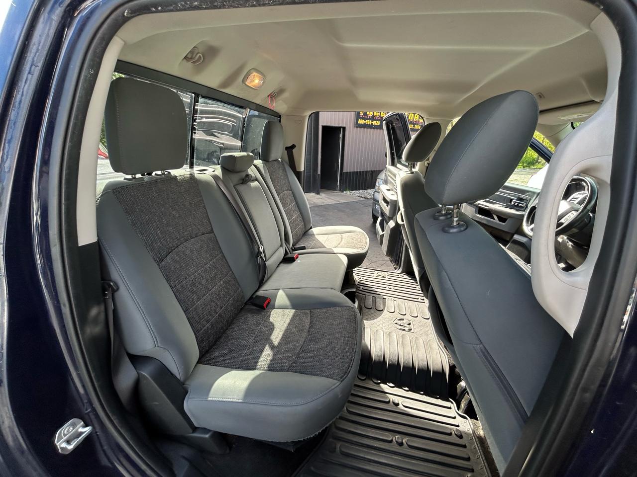 RAM 1500 SLT Crew Cab 4WD 2017