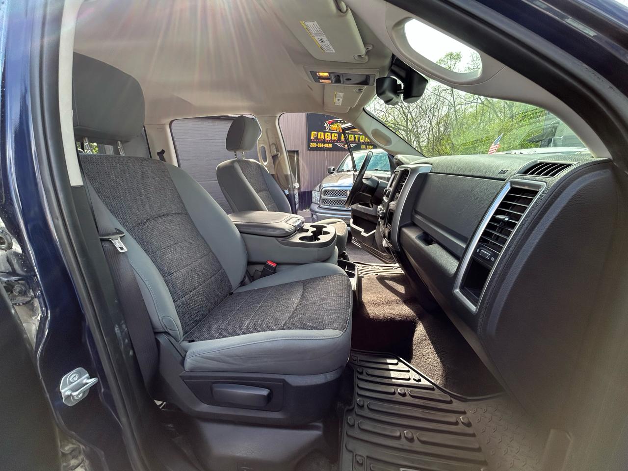 RAM 1500 SLT Crew Cab 4WD 2017