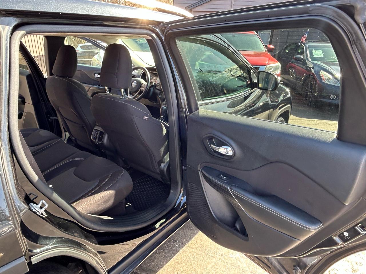 Jeep Cherokee 4WD 4dr North 2016