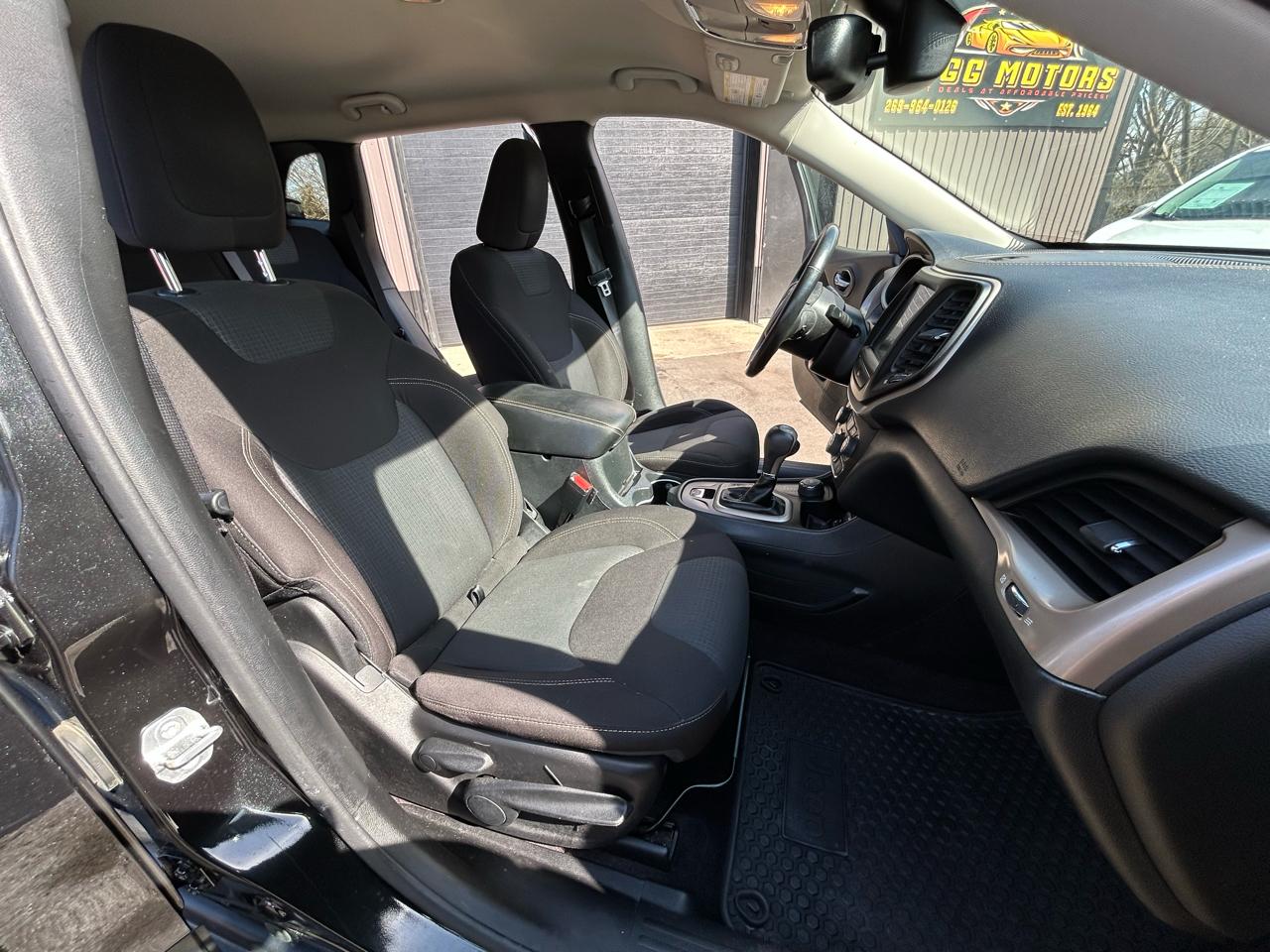 Jeep Cherokee 4WD 4dr North 2016