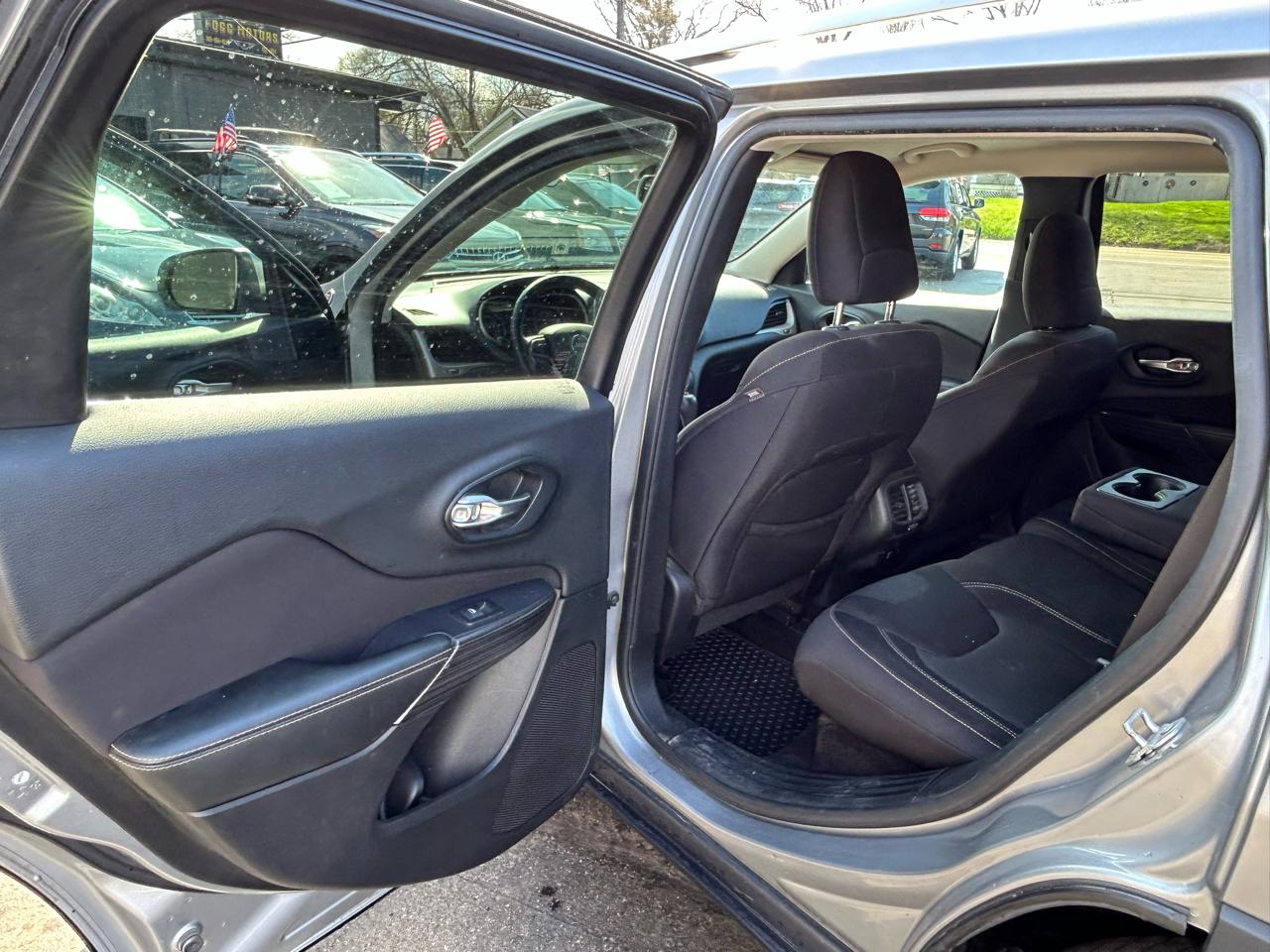 Jeep Cherokee Latitude FWD 2015