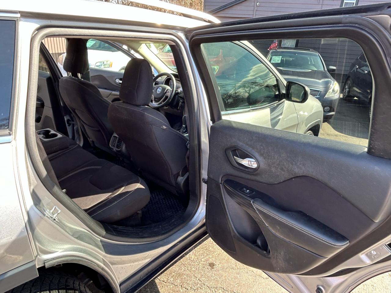 Jeep Cherokee Latitude FWD 2015