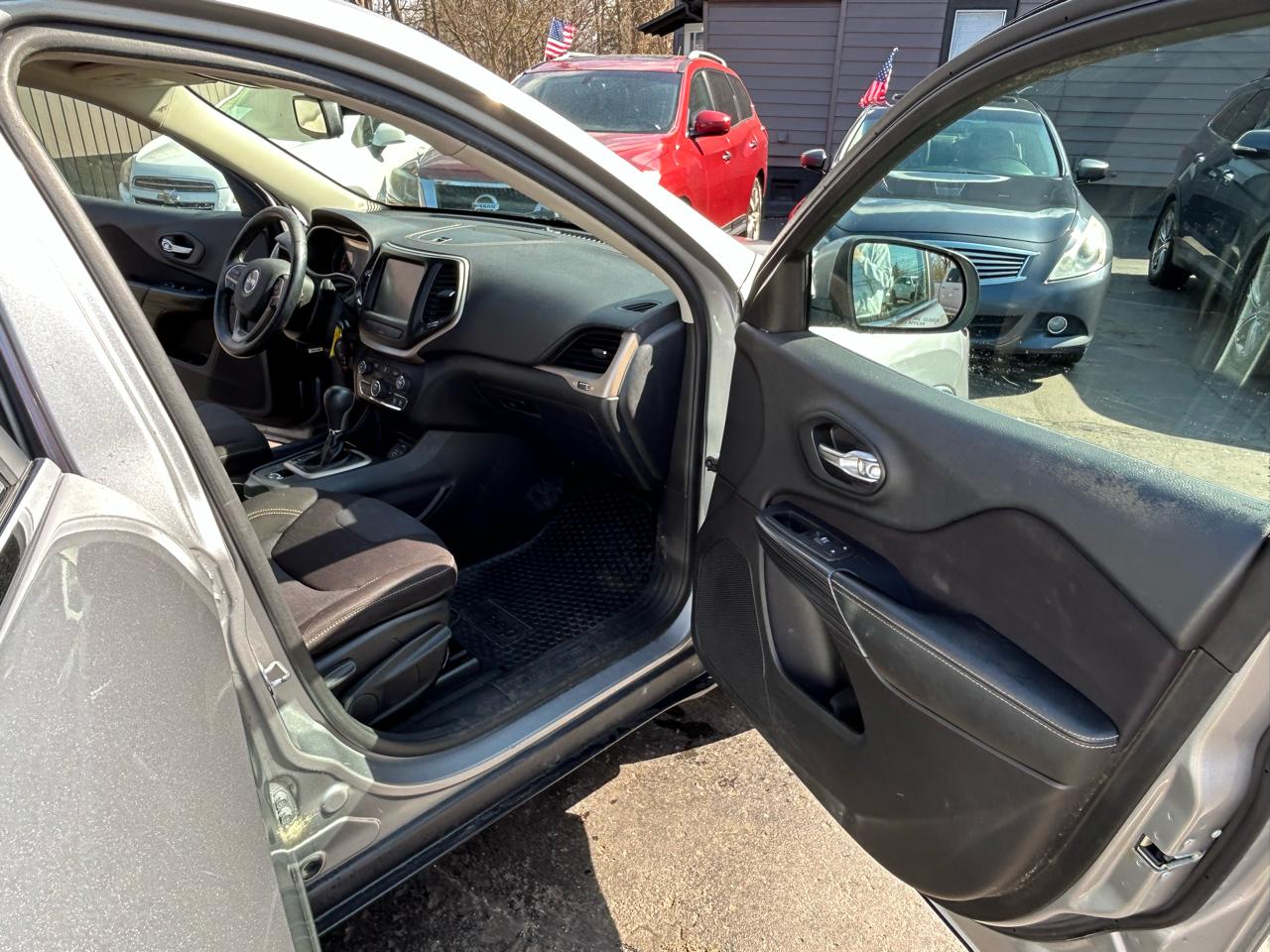 Jeep Cherokee Latitude FWD 2015