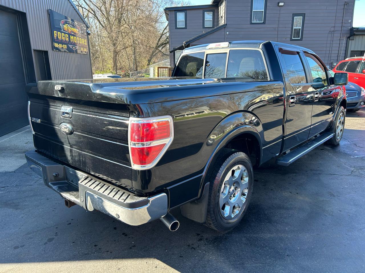 Ford F-150 Lariat SuperCrew 2WD 2011