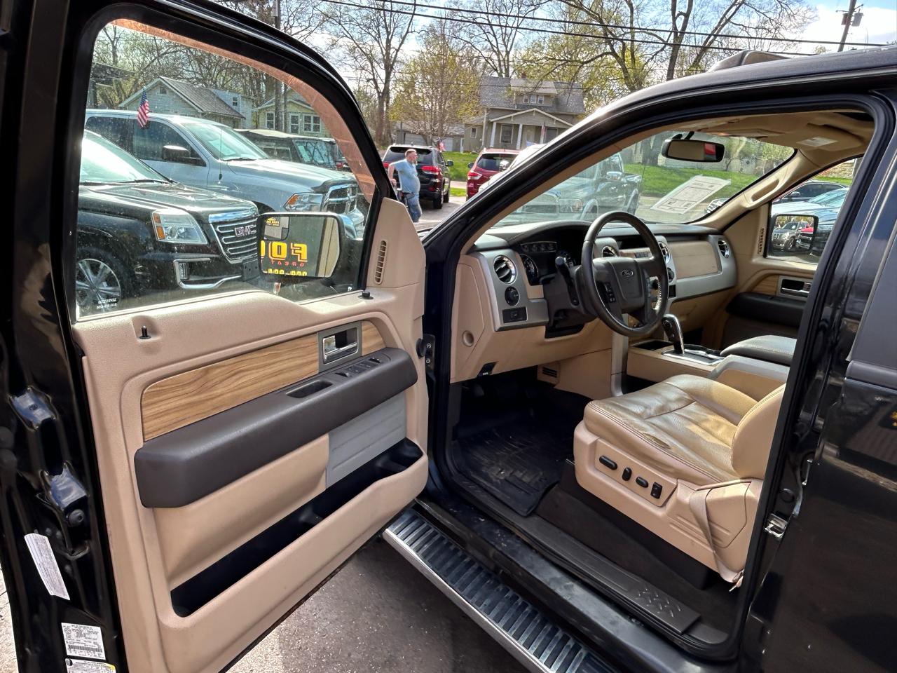 Ford F-150 Lariat SuperCrew 2WD 2011