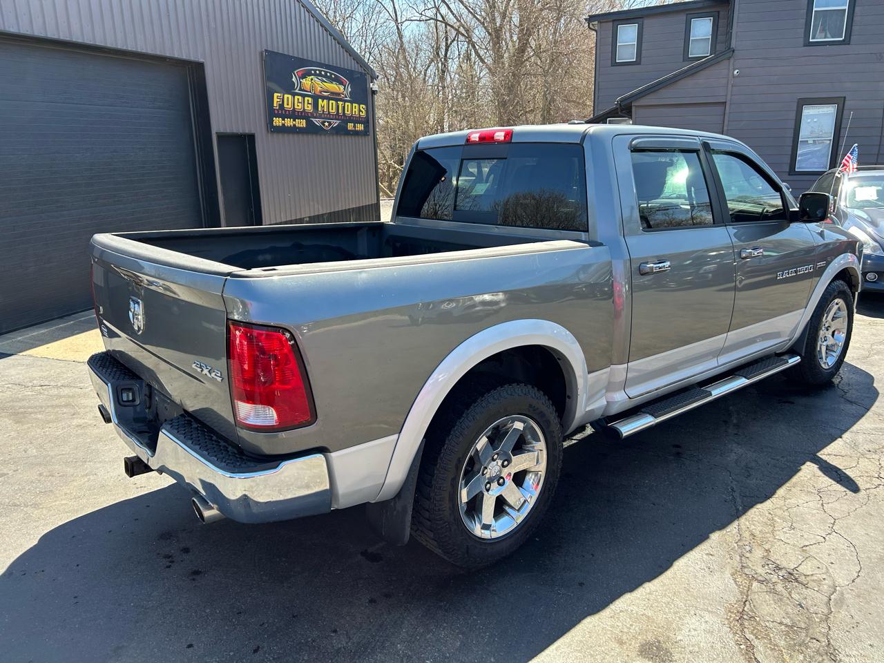 RAM 1500 Laramie Crew Cab 4WD 2012