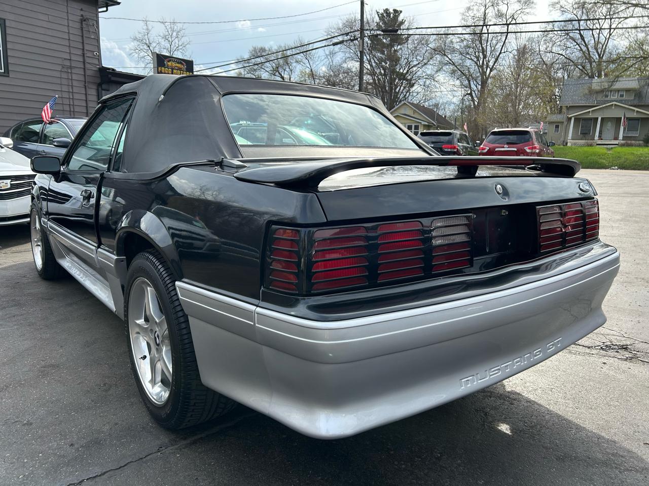 Ford Mustang GT convertible 1989