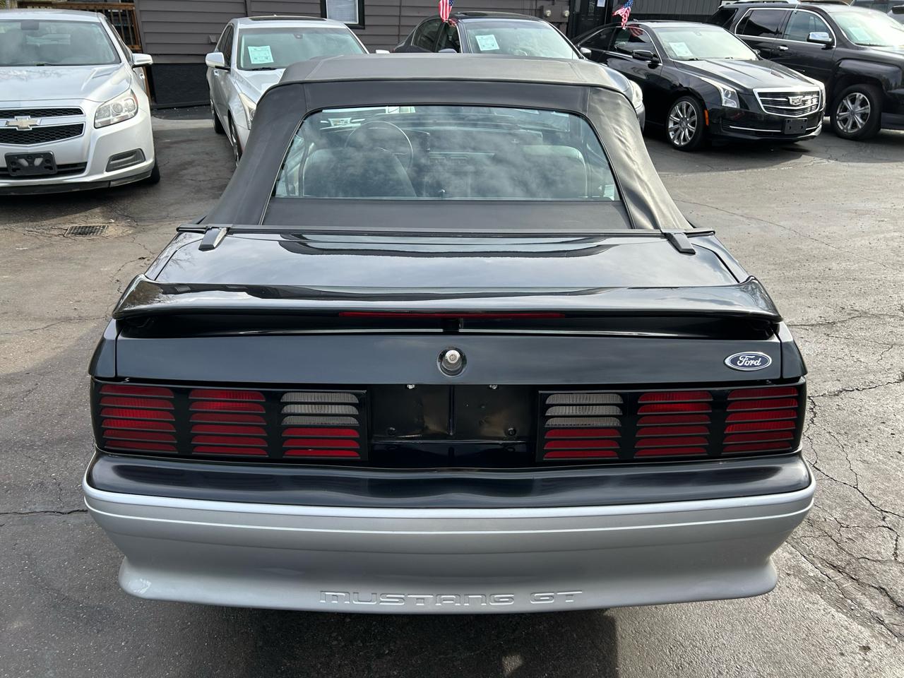 Ford Mustang GT convertible 1989