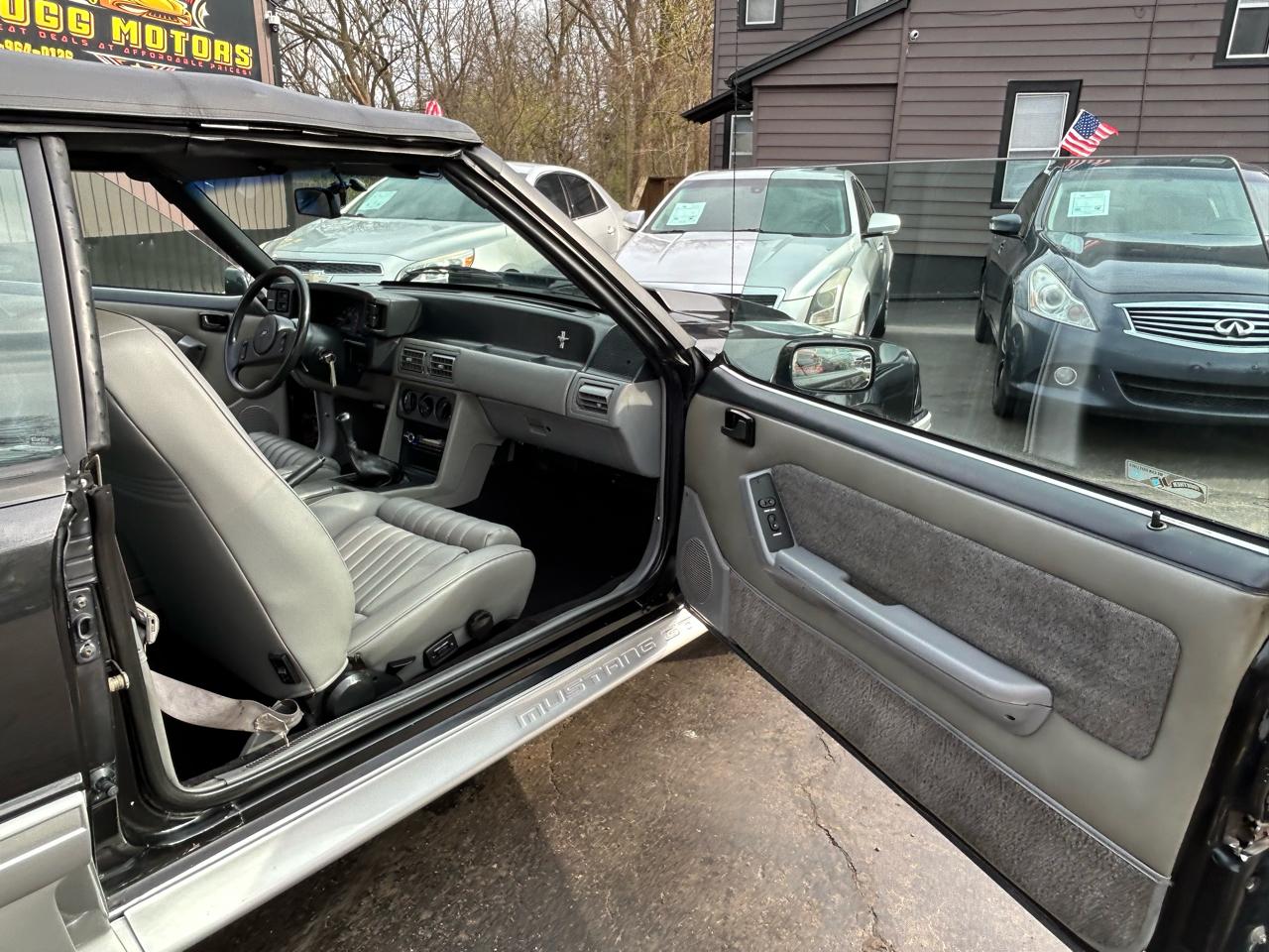 Ford Mustang GT convertible 1989
