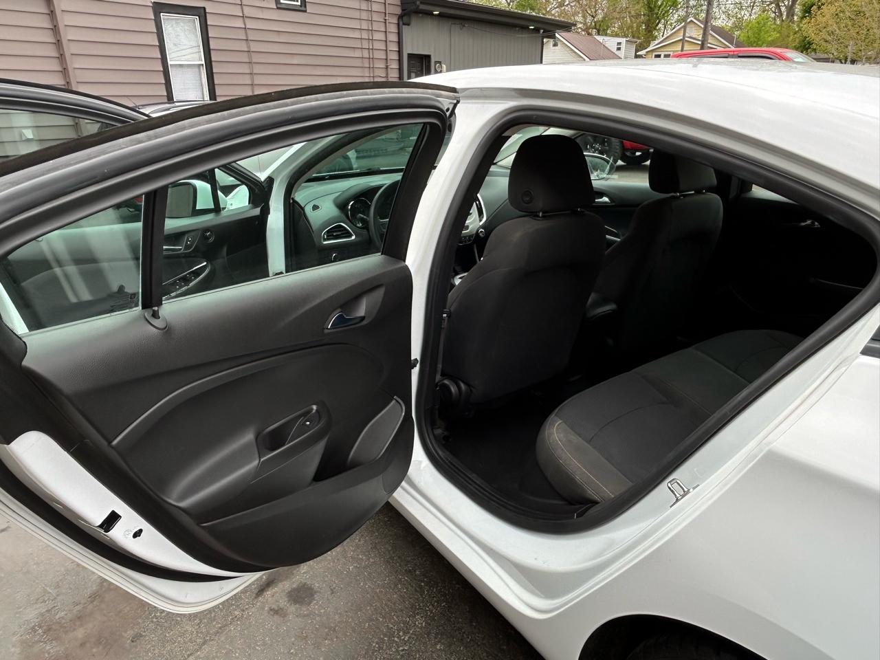 Chevrolet Cruze L Manual 2017