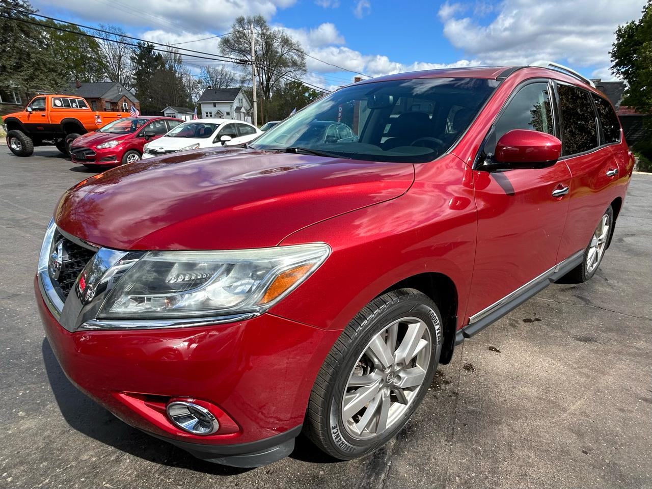 Nissan Pathfinder Platinum 4WD 2013
