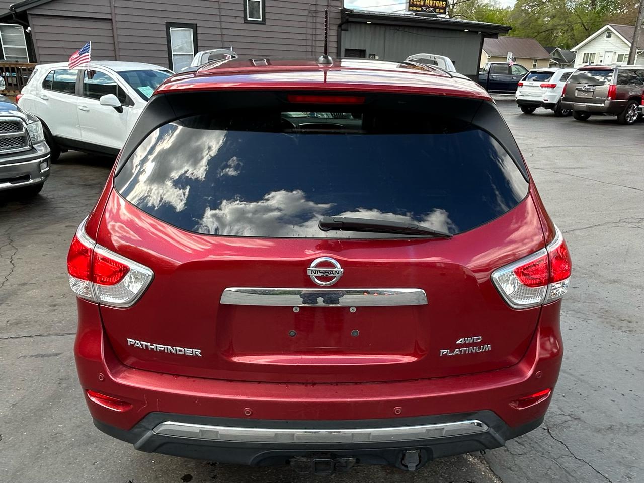 Nissan Pathfinder Platinum 4WD 2013