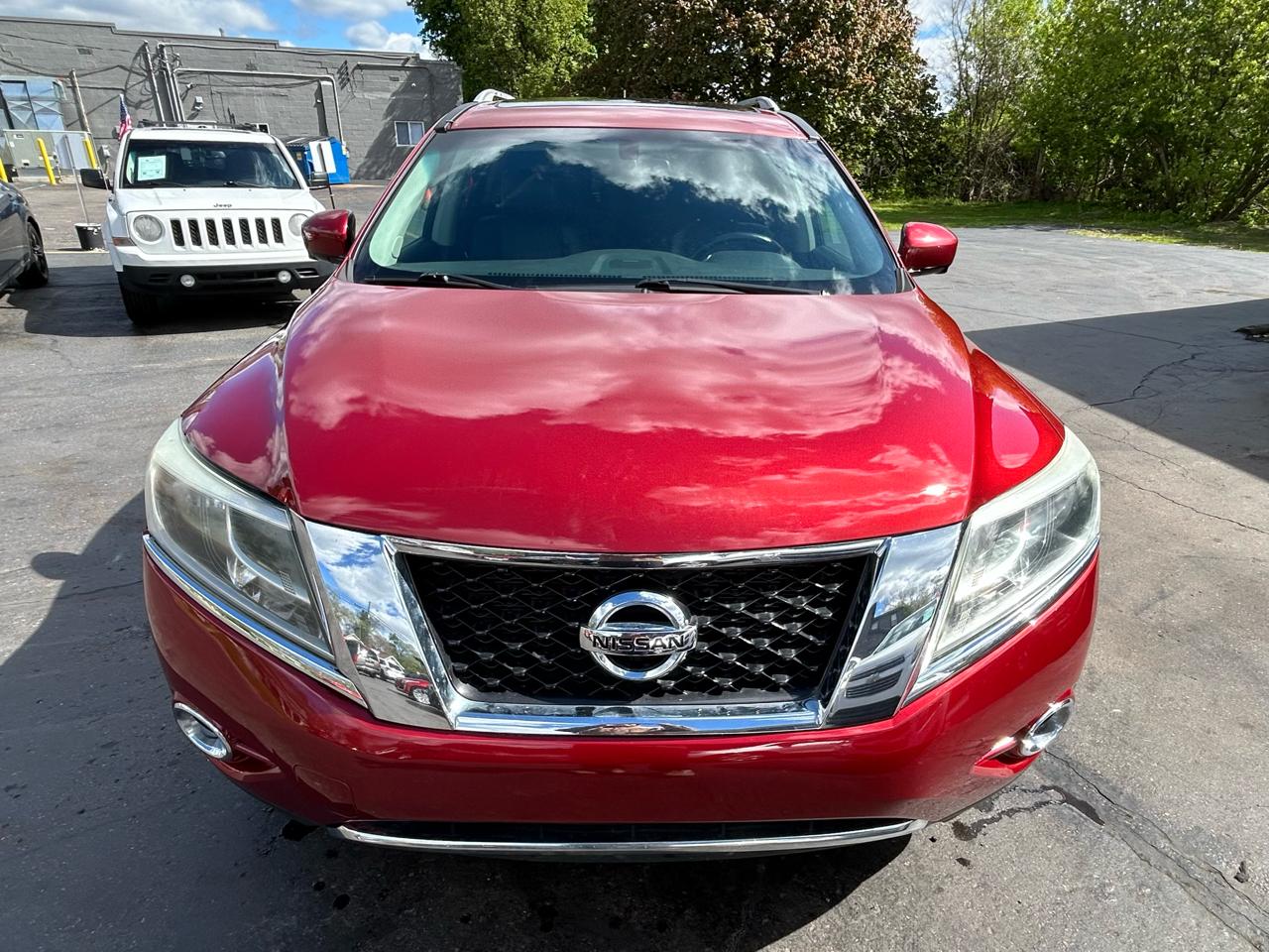 Nissan Pathfinder Platinum 4WD 2013