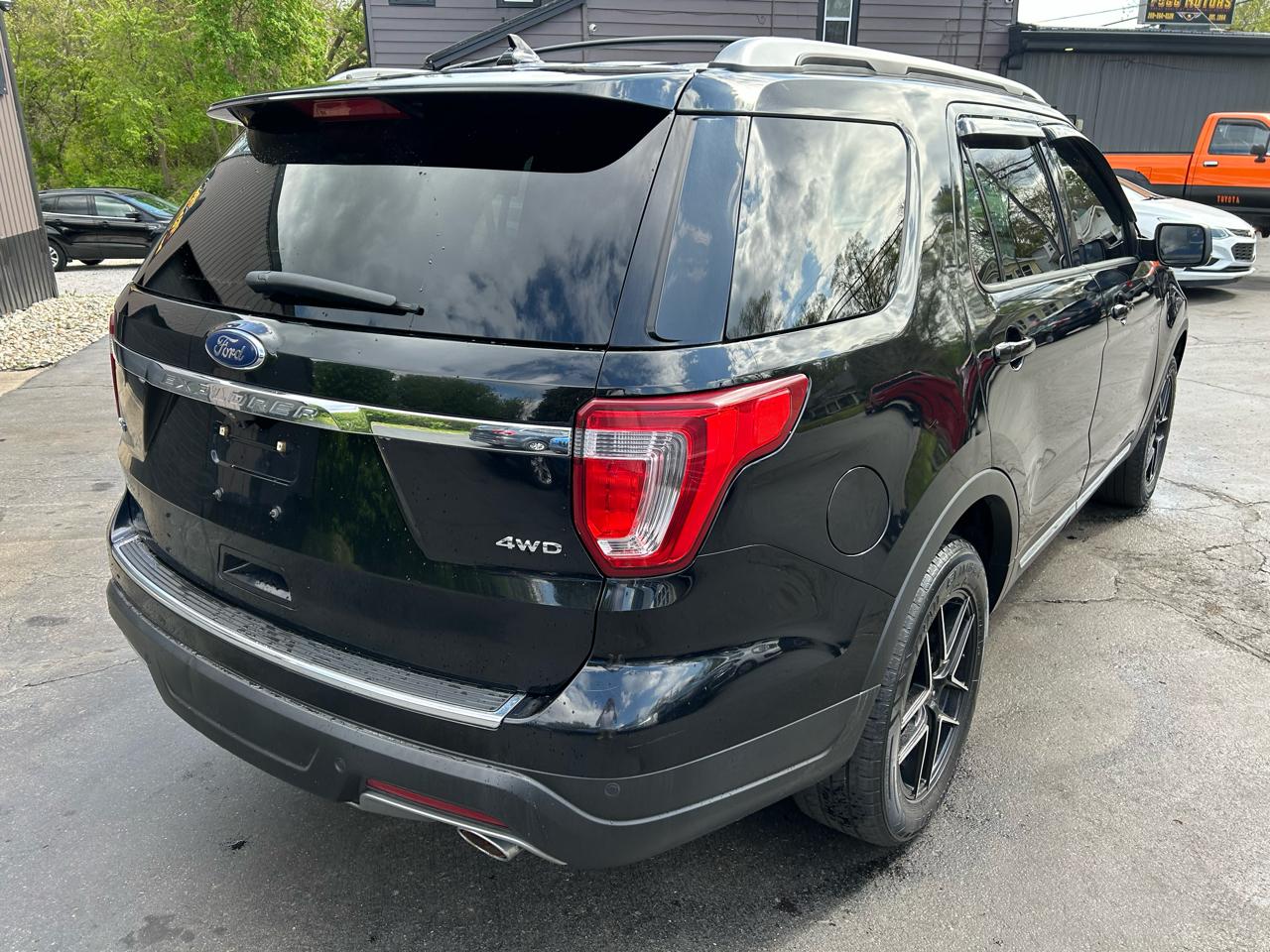 Ford Explorer XLT 4WD 2018