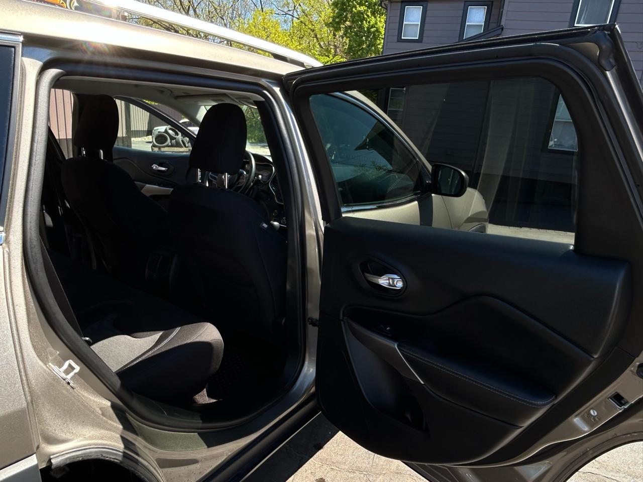 Jeep Cherokee Latitude 4WD 2019