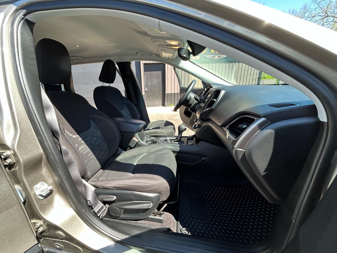 Jeep Cherokee Latitude 4WD 2019