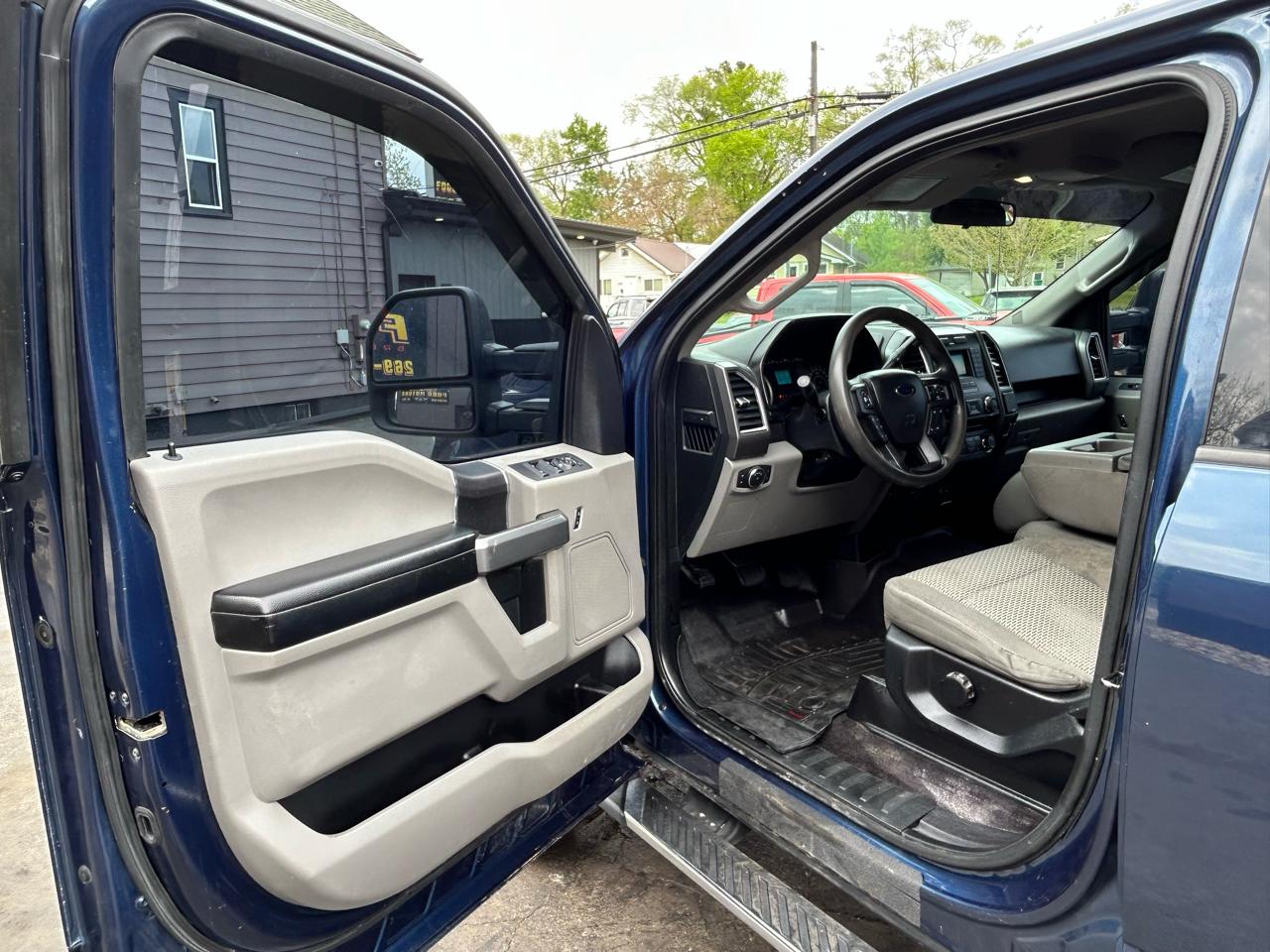 Ford F-150 XLT SuperCrew 4WD 2015