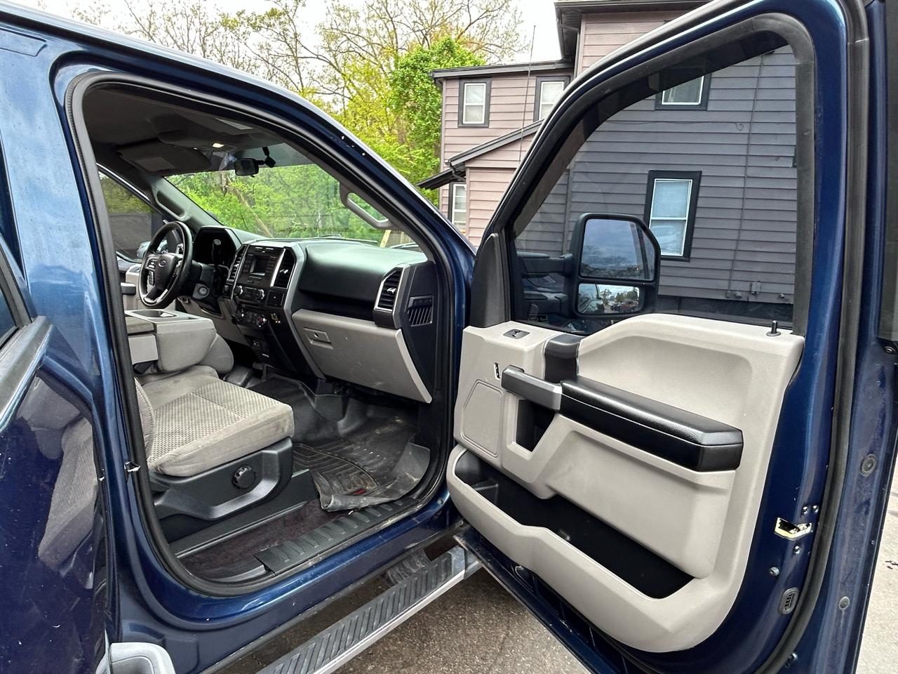 Ford F-150 XLT SuperCrew 4WD 2015