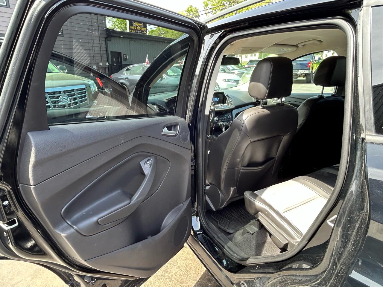 Ford Escape Titanium FWD 2017